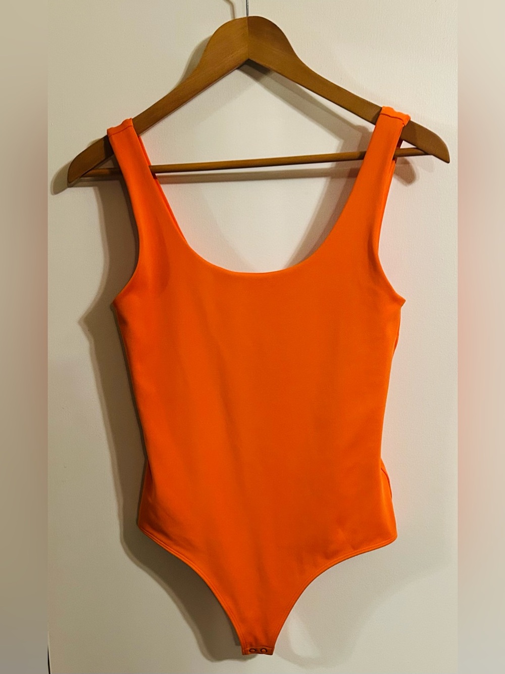 Express Bright Orange Scoop-Neck Sleeveless High-Compression Bodysuit Sz S